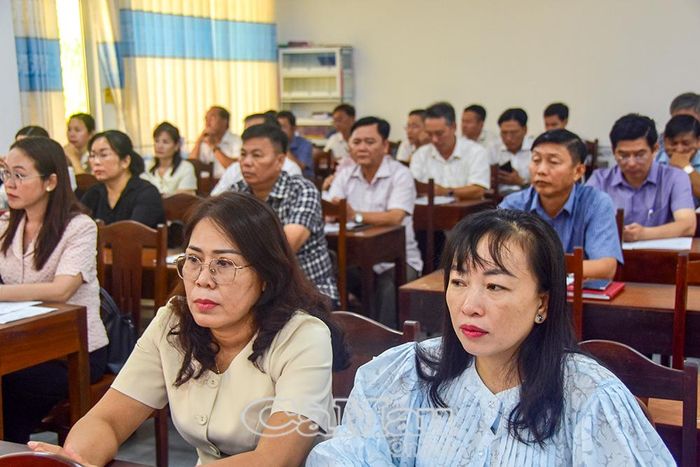 Tham gia lớp bồi dưỡng có 50 học viên là bí thư, phó bí thư, ủy viên ban thường vụ; phó chủ tịch HĐND, UBND các xã, phường trên địa bàn tỉnh.
