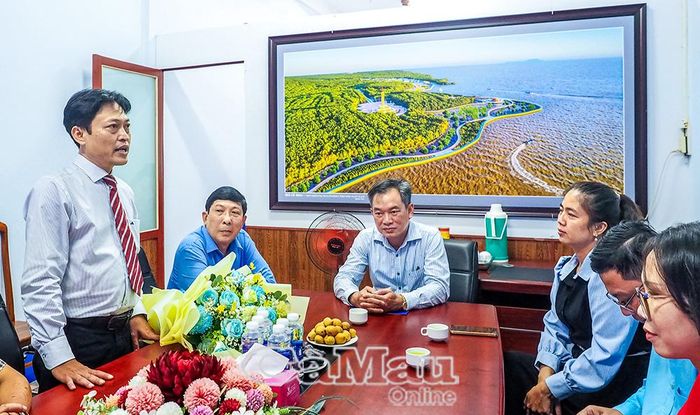 Đồng chí Lê Kiên Giang, Phó Chủ tịch Hội Nhà báo Việt Nam tỉnh Cà Mau, phát biểu nhận nhiệm vụ.