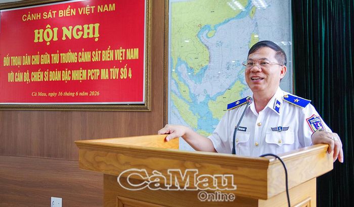 Thiếu tướng Đàm Xuân Tuấn, Phó Tư lệnh Cảnh sát biển Việt Nam, đối thoại dân chủ với cán bộ, chiến sĩ Đoàn Đặc nhiệm Phòng, chống tội phạm ma túy số 4.