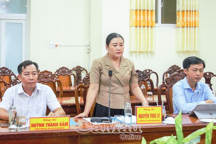 Đồng chí Nguyễn Trúc Ly, Bí thư Đảng ủy, Chủ tịch HĐND xã, đề xuất về chế độ, chính sách đối với cán bộ công chức cơ quan Đảng, Mặt trận Tổ quốc và các tổ chức chính trị - xã hội cấp xã.