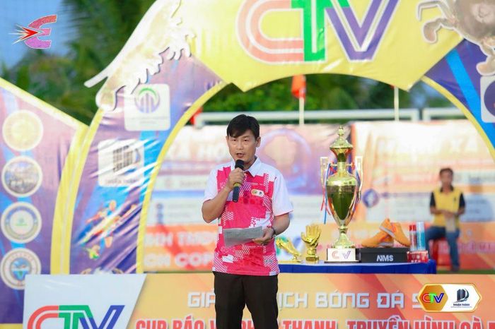 Ông Nguyễn Quốc Danh, Phó Giám đốc Báo và phát thanh, truyền hình Cà Mau, phát biểu khai mạc CTV Cup 2026.