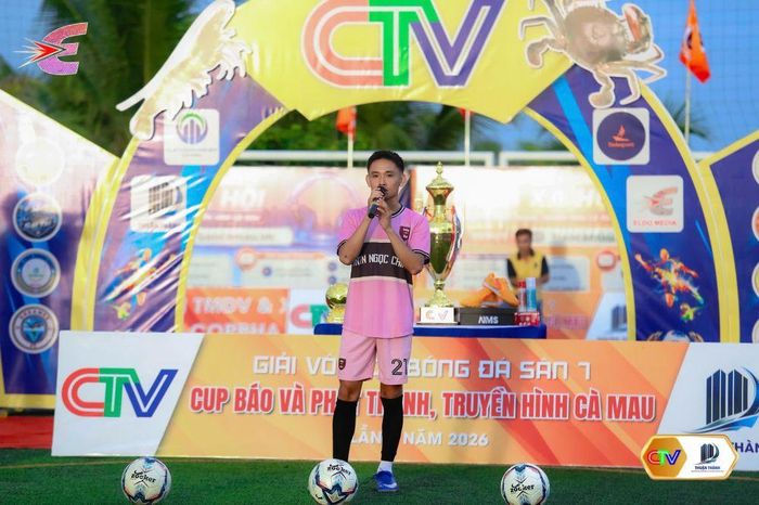Đại diện trọng tài và vận động viên thực hiện nghi thức tuyên thệ, cam kết điều hành khách quan, công tâm và thi đấu trung thực, cao thượng tại CTV Cup 2026.