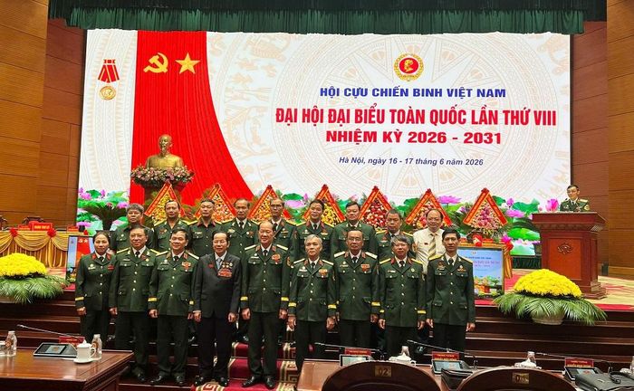 Đồng chí Thái Thị Lan - Chủ tịch Hội Cựu chiến binh Kiểm toán nhà nước, nhiệm kỳ 2025-2030 tham dự Đại hội (ngoài cùng bên trái) Ảnh: CTV