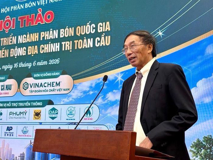 TS. Phùng Hà - Chủ tịch Hiệp hội Phân bón Việt Nam phát biểu khai mạc Hội thảo.