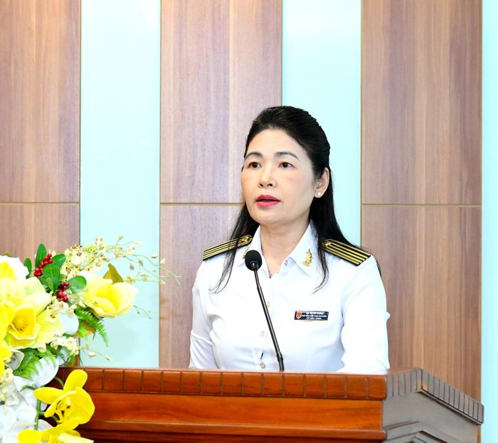 Phó Tổng Kiểm toán nhà nước Hà Thị Mỹ Dung báo cáo tại Hội nghị. Ảnh: HẢI LY