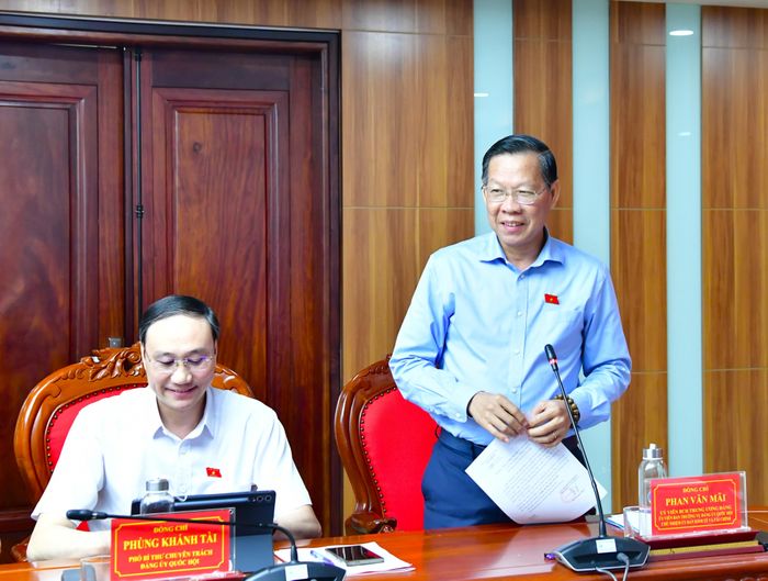 Chủ nhiệm Ủy ban Kinh tế và Tài chính Phan Văn Mãi phát biểu tại Hội nghị. Ảnh: HẢI LY