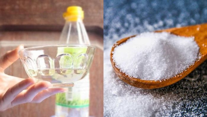 Muối và giấm trắng là bộ đôi làm sạch đáy nồi cực nhanh.