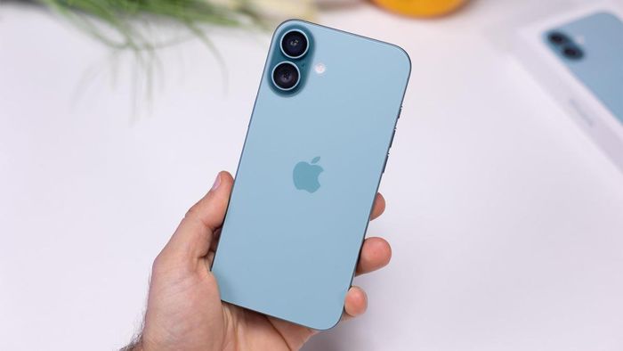 iPhone 16 Plus hiện được xem là lựa chọn cân bằng nhất giữa hiệu năng, pin và công nghệ .