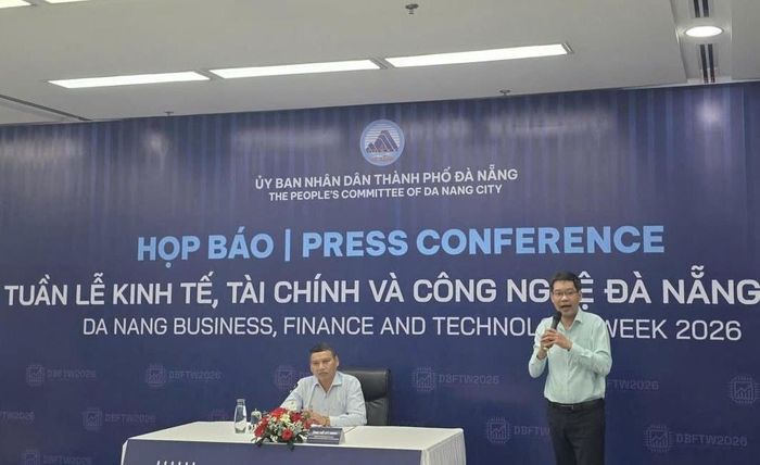 Buổi họp báo chiều 16/6.