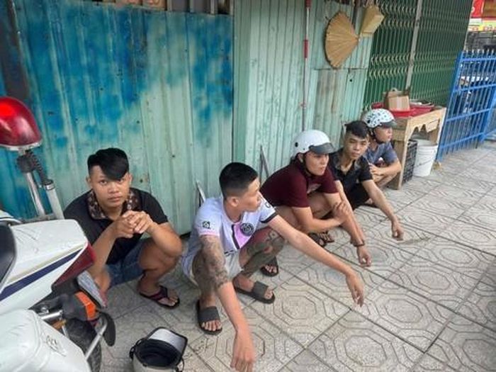 Nhóm thanh thiếu niên bị bắt