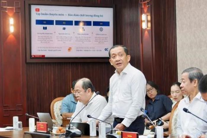 PGS-TS-BS Nguyễn Anh Dũng, Phó Giám đốc Sở Y tế, báo cáo