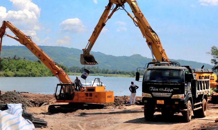  Dự án khắc phục, sửa chữa đập dâng Tam Giang đang được đẩy nhanh tiến độ thi công, bảo đảm hoàn thành các hạng mục theo kế hoạch đã đề ra. 