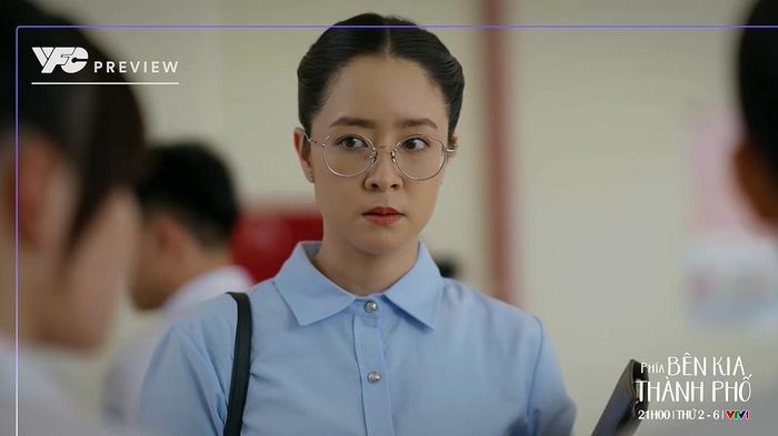 Việc Tuyết Lan học cùng nhóm với Cương đã bị mẹ phát hiện.