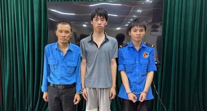 Vũ Anh Dũng, Đặng Trung Hiếu, Nguyễn Việt Hoàng tại cơ quan chức năng.