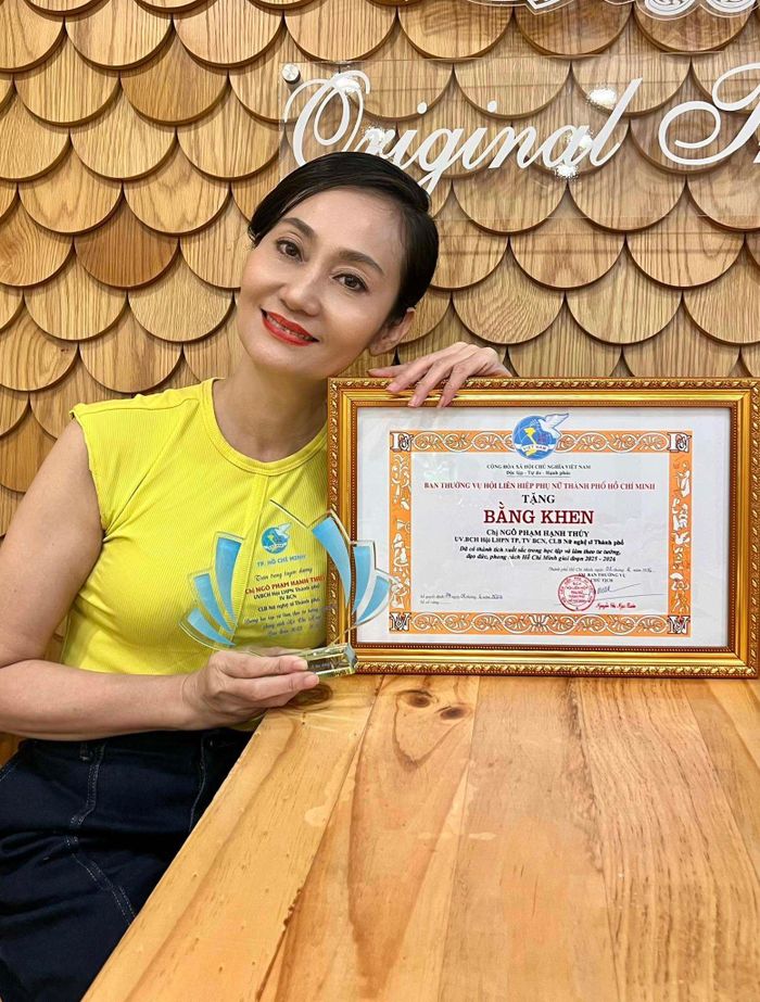 Nữ diễn viên có sự nghiệp thăng hoa ở tuổi 50.