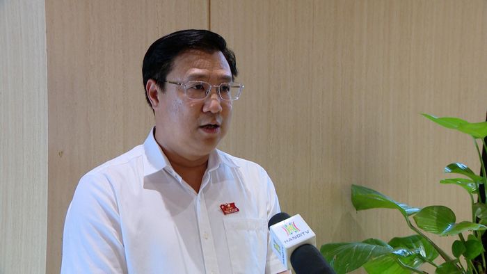 Bí thư Đảng ủy, Chủ tịch HĐND xã Hoài Đức Nguyễn Thanh Bình ấn tượng với việc kỳ họp dành nhiều thời gian cho hoạt động thảo luận để hoàn thiện chất lượng các nghị quyết. Ảnh: Thành An