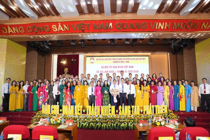 MTTQ xã Gia Lâm tích cực kiện toàn tổ chức bộ máy sau sắp xếp, xây dựng quy chế hoạt động, phát huy tinh thần đoàn kết, thống nhất trong hệ thống chính trị.