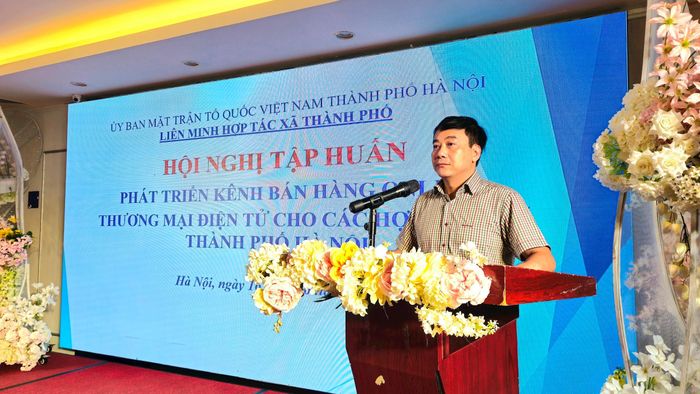 Phó Chủ tịch phụ trách Liên minh Hợp tác xã thành phố Hà Nội Nguyễn Tiến Phong phát biểu. Ảnh: Ánh Dương
