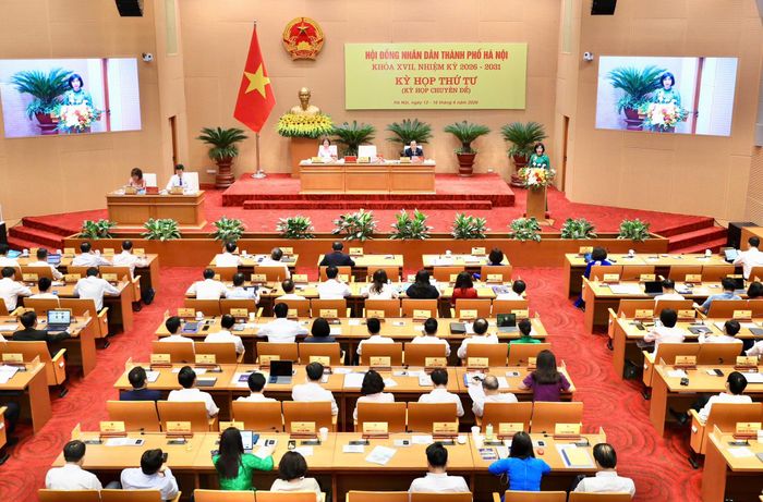 Kỳ họp thứ tư của HĐND thành phố Hà Nội khóa XVII, nhiệm kỳ 2026-2031 thông qua nhiều nghị quyết quan trọng. Ảnh: Thành Thái