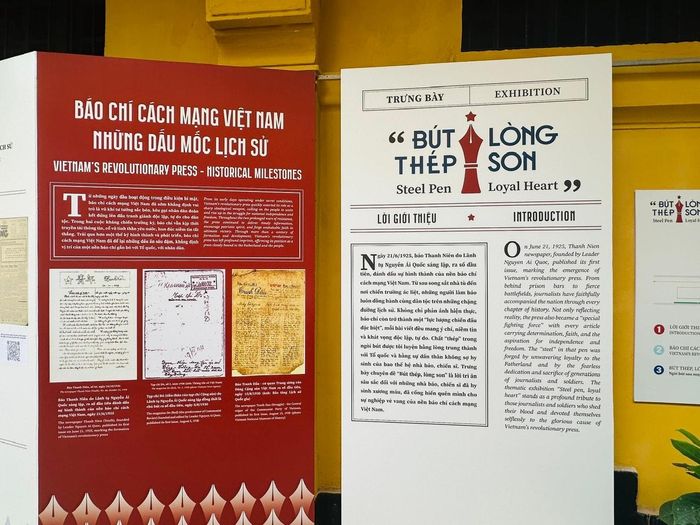 Trưng bày những trang báo của báo chí cách mạng Việt Nam qua các thời kỳ. Ảnh: Hoàng Quyên