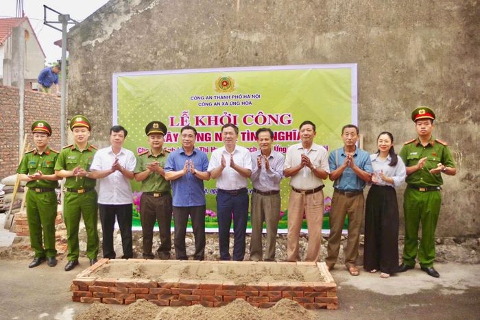 Công trình nhà tình nghĩa do Công an xã Ứng Hòa vận động xã hội hóa hỗ trợ. Ảnh: Như Thành