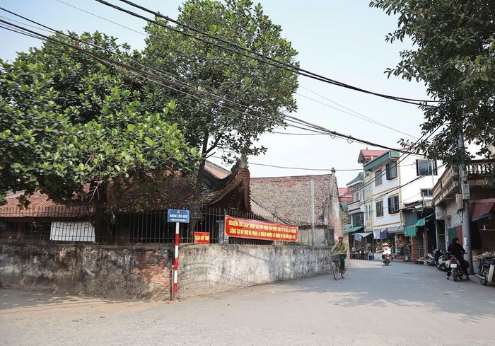 Một góc làng quê xã Hát Môn. Ảnh: NM