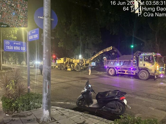 Đêm 15/6, vị trí cuối cùng được hoàn thiện, bảo đảm thông tuyến giao thông trên toàn tuyến phố Quang Trung. Ảnh: PV