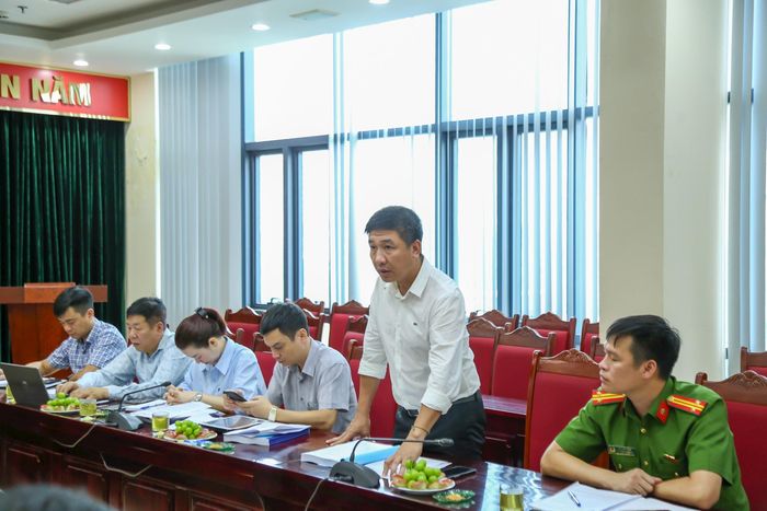 Phó Chủ tịch UBND phường Ngọc Hà Đỗ Hà Thanh phát biểu tại buổi làm việc với đoàn kiểm tra. Ảnh: Duy Khánh