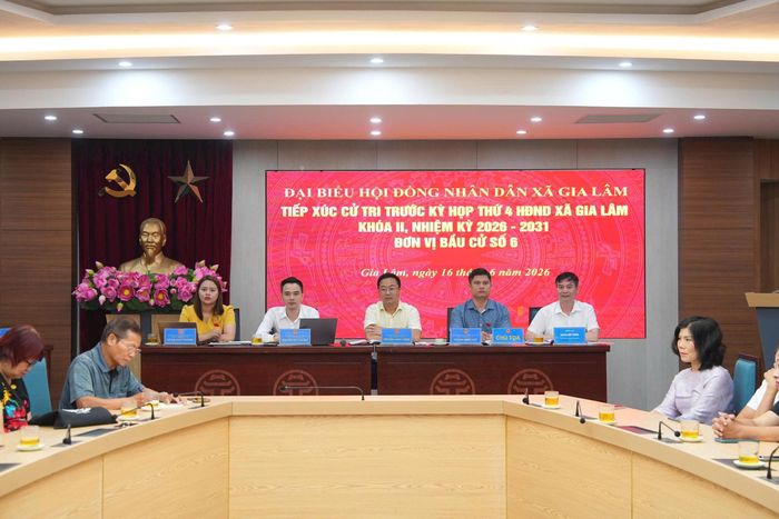 Đại biểu HĐND xã Gia Lâm tiếp xúc cử tri tại Đơn vị bầu cử số 6.