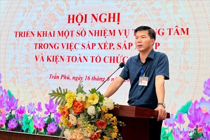 Bí thư Đảng ủy, Chủ tịch HĐND xã Nguyễn Nguyên Hùng kết luận hội nghị.