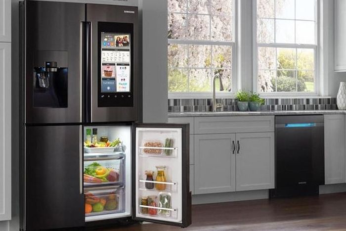 Rò rỉ gas tủ lạnh không chỉ khiến thiết bị nhanh hỏng, tiêu tốn điện năng mà còn tiềm ẩn nguy cơ cháy nổ, ngộ độc.