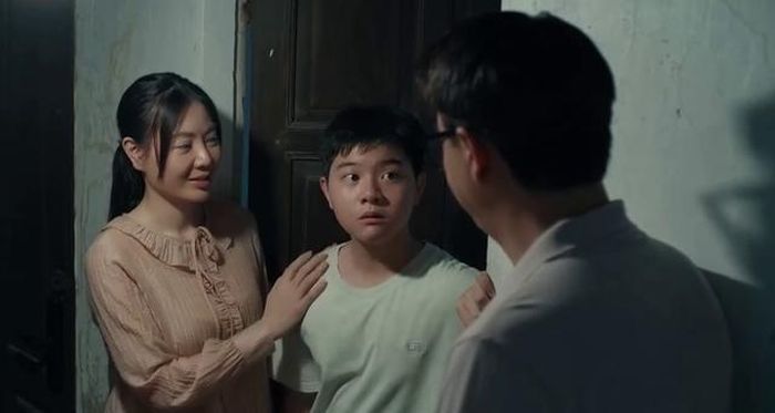 Tài luôn thể hiện sự quan tâm tới hai mẹ con chị Nguyệt. Ảnh VV
