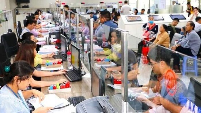 Công chức Hà Nội hoàn thành xuất sắc nhiệm vụ có thể được hưởng mức thu nhập tăng thêm bằng 1 lần mức lương hiện hưởng. Ảnh minh họa: TL