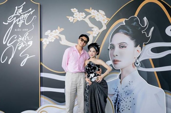 Ca nương Kiều Anh cũng chia sẻ, cô luôn được lòng nhà chồng, một gia đình trí thức nổi tiếng ở Hà Nội, nhờ sống chân thành và luôn nhìn vào điểm tích cực của mỗi người.