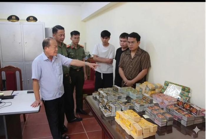 Công an tỉnh Sơn La bắt giữ nhóm đối tượng. Ảnh: Công an tỉnh Sơn La.