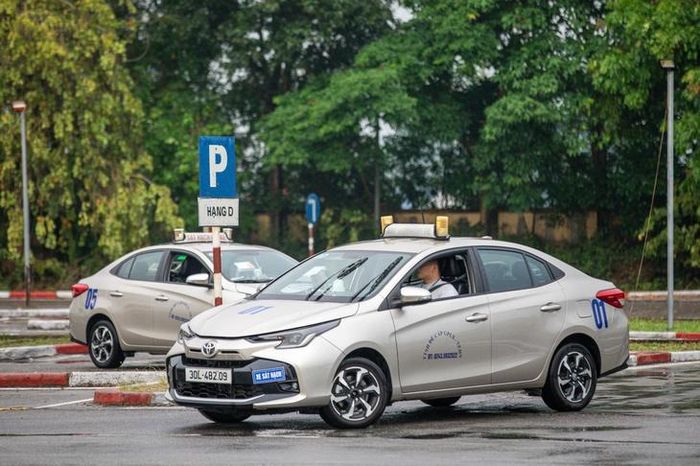 Tỷ lệ đạt phần thi đường trường trong kỳ sát hạch lái xe giảm mạnh sau khi cơ quan chức năng nâng độ khó và bổ sung các nội dung đánh giá thực tế.