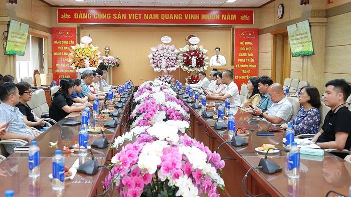 Quang cảnh buổi gặp mặt, chúc mừng các cơ quan báo chí, truyền thông của ngành nhân Kỷ niệm 101 năm Ngày Báo chí cách mạng Việt Nam.