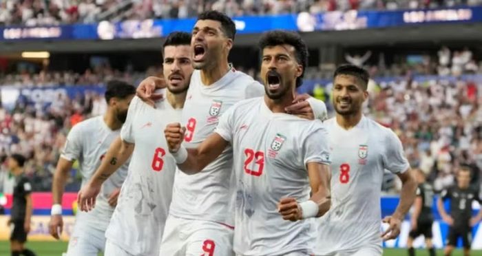 Trước đó, đội tuyển Iran đã nhiều lần bày tỏ lo ngại về các vấn đề liên quan đến thủ tục nhập cảnh và điều kiện an ninh khi thi đấu tại Mỹ.