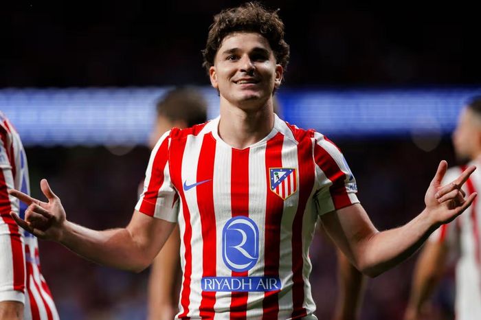  Julian Alvarez đang tỏa sáng trong màu áo Atletico Madrid. ẢNH: NURPHOTO 