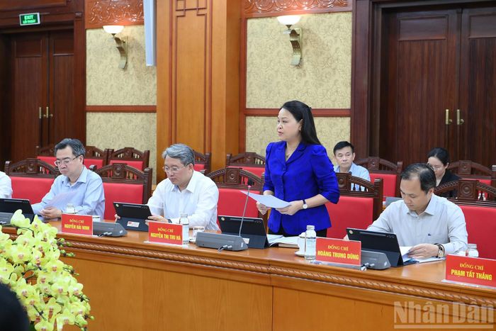 Các đại biểu tham dự tại buổi làm việc. Ảnh: NHÂN DÂN