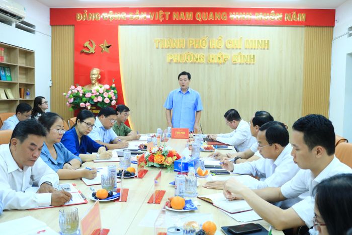 Ông Lê Quốc Phong, Ủy viên Trung ương Đảng, Phó Bí thư Thường trực Thành ủy TP.HCM làm việc với phường Hiệp Bình. Ảnh: THANH TUYỀN