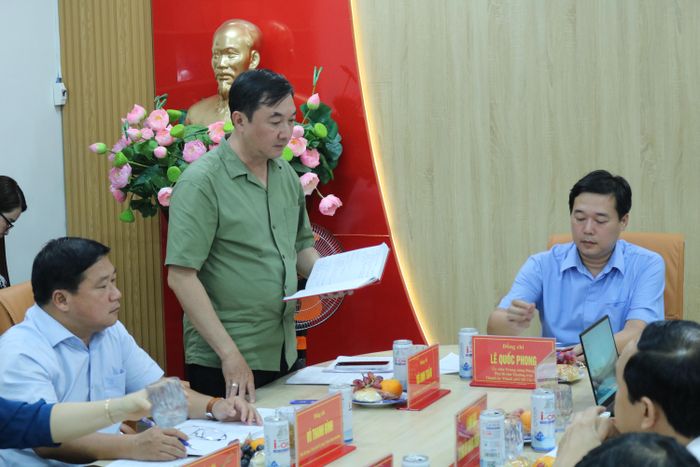 Bí thư Đảng ủy phường Hiệp Bình Vũ Anh Tuấn nêu đề xuất. Ảnh: THANH TUYỀN