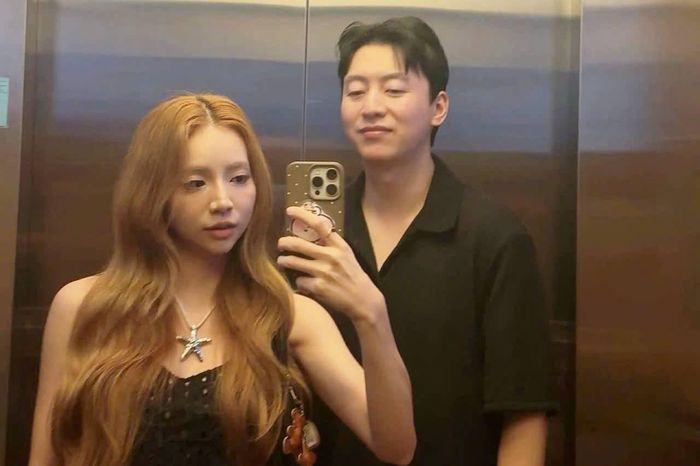 Phạm Linh và Yang Seung Ree quen biết khi cô tới salon anh làm tóc năm 2020.