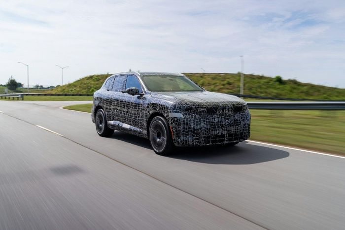 Không chỉ sở hữu bản chạy xăng và thuần điện, BMW X5 thế hệ mới còn có tùy chọn PHEV. Ảnh: BMW.
