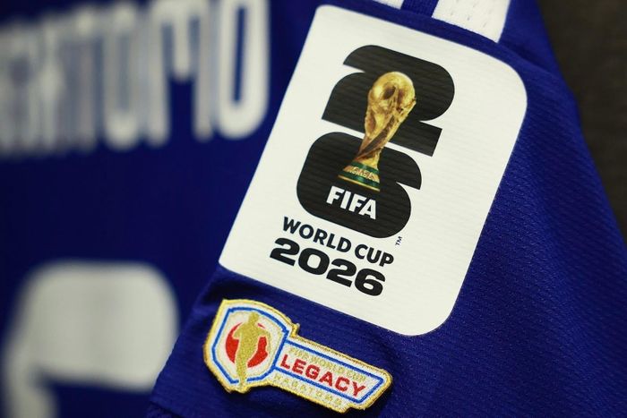  Cận cảnh phù hiệu Di sản (Legacy patch) trên một số áo đấu World Cup. Ảnh: JFA. 