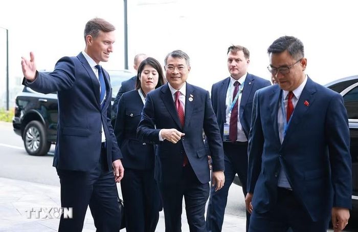 Thủ tướng Lê Minh Hưng đến dự Phiên khai mạc Diễn đàn Doanh nghiệp Nga - ASEAN. Ảnh: Dương Giang/TTXVN.