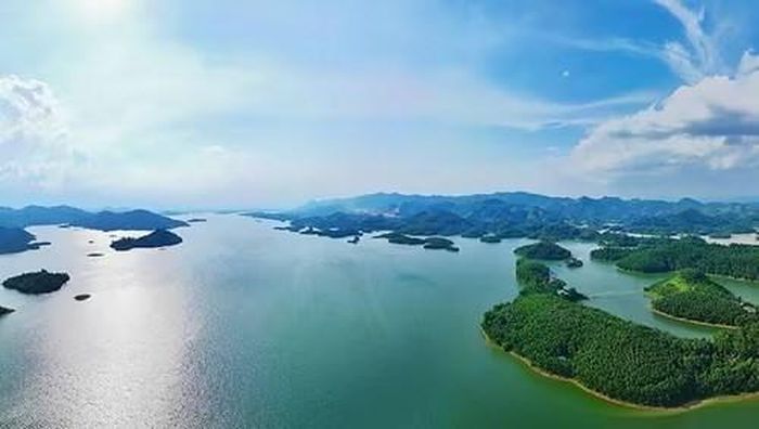 Khu vực hồ Núi Cốc. Ảnh: Thainguyentourism