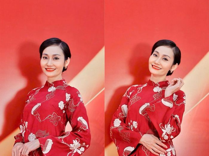 Bên cạnh đóng phim, NSƯT Hạnh Thúy còn viết kịch bản, làm đạo diễn sân khấu và tham gia giảng dạy