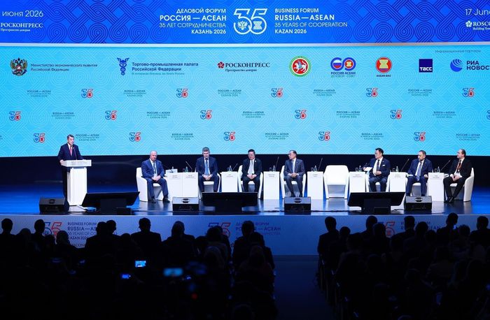 Thủ tướng Lê Minh Hưng phát biểu tại Diễn đàn Doanh nghiệp Nga-ASEAN. Ảnh: Dương Giang – TTXVN