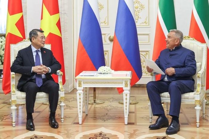 Thủ tướng Lê Minh Hưng cho biết Việt Nam quan tâm hợp tác với các doanh nghiệp công nghiệp mũi nhọn của Cộng hòa Tatarstan - Ảnh: VGP/Nhật Bắc